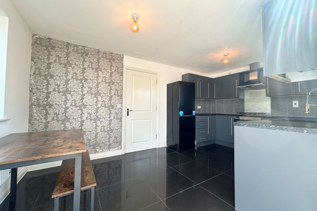 140 Newport Road, Milton Keynes photo 5