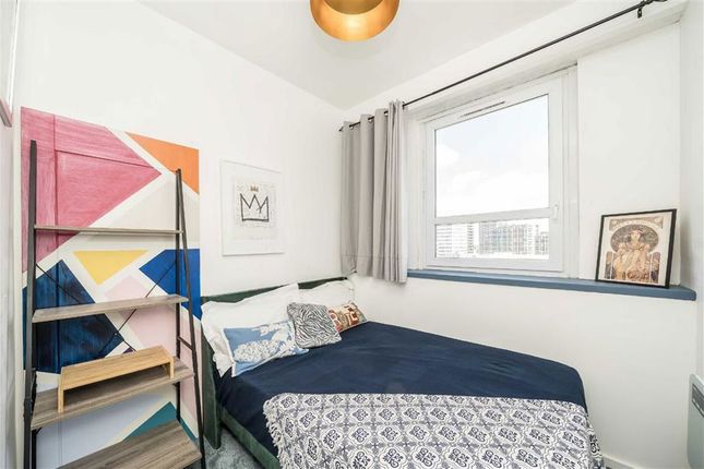 Flat 714, The Vista Building, 30, Calderwood Street, London photo 4