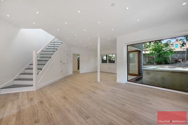 49b, Connaught Road, London photo 4