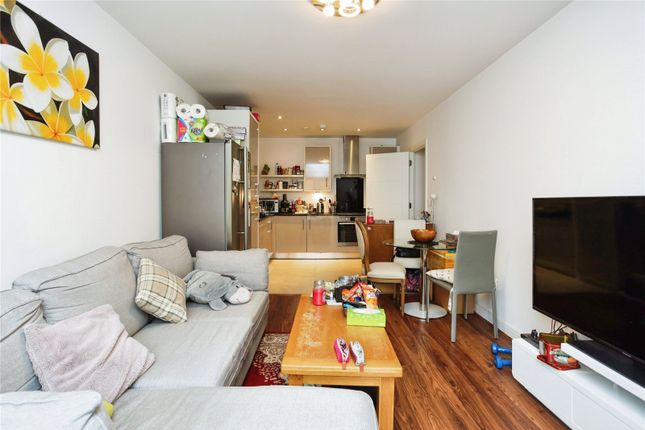 Flat 14, Azure Court,, Sovereign Way, Kent photo 2