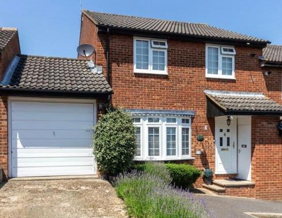 Semi-detached house for sale in High View, Markyate, St. Albans