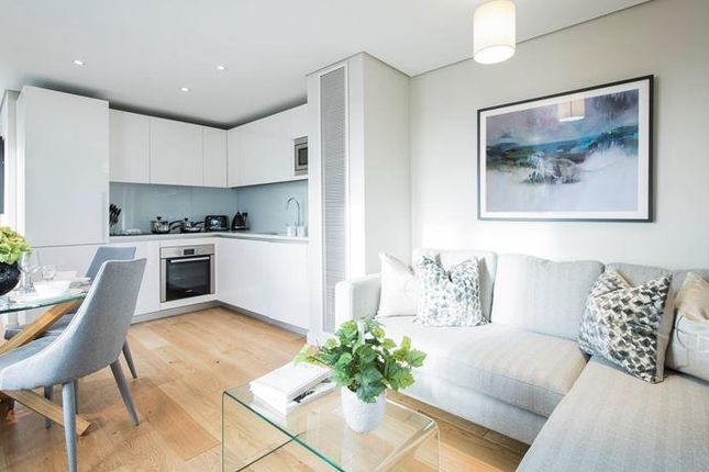 Flat to rent in Merchant Square Eastlondon, London W2