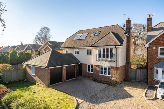 5-bed house on 355, Chambersbury Lane, Leverstock Green, £950,000