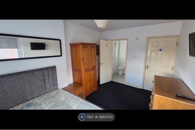 Cheney Manor Road, Swindon photo 2