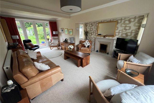 7, Fletcher Drive, Stockport photo 3
