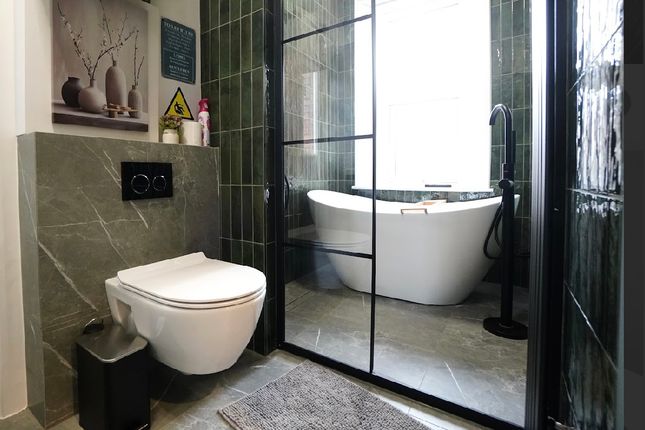 1 Crown Terrace, Cricklewood Lane, London photo 2