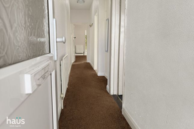 32, Thames Avenue, Rainham, Gillingham photo 2