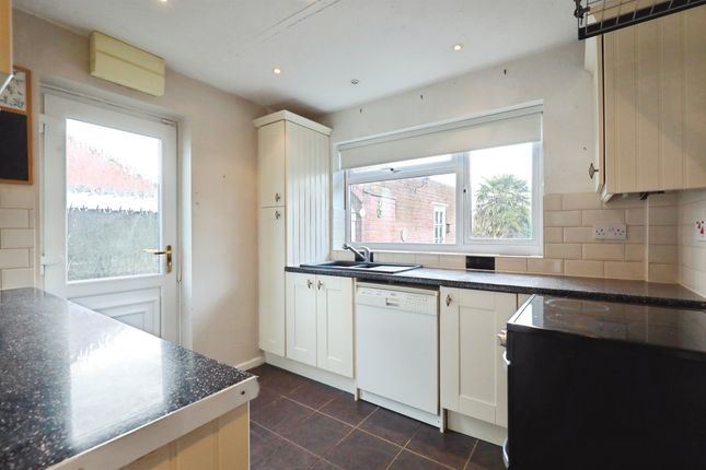 233, Dovehouse Drive, Warwick photo 2