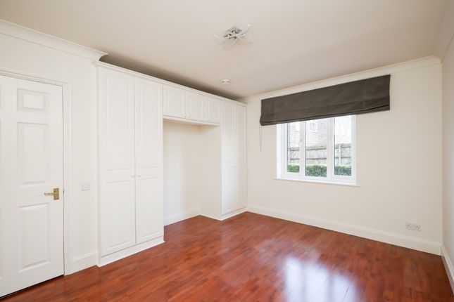 Flat 3, The Terraces, 8, Lansdowne Road, London photo 3