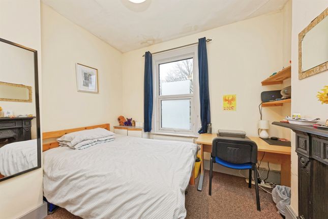 33, St. Thomas Hill, Canterbury photo 4