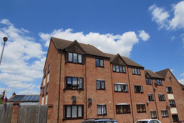 Thumbnail Flat for sale in Station Road, Rushden