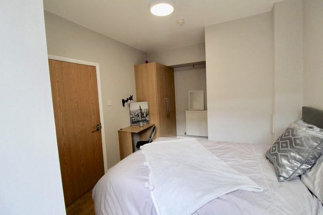 Homes To Let In Plumstead High Street London Se18 Rent