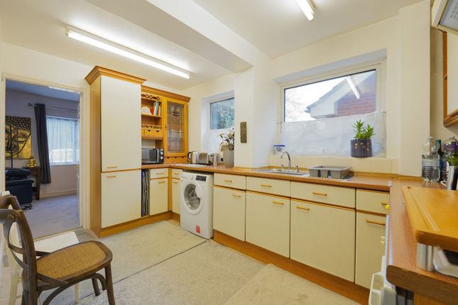 2, Springfields, West Bridgford photo 5