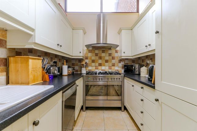 11, John Eliot Close, Waltham Abbey photo 4
