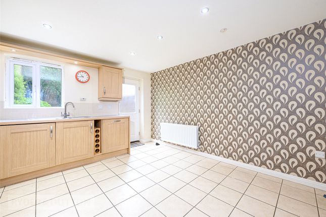 1, Birchwood Close, Huddersfield photo 4