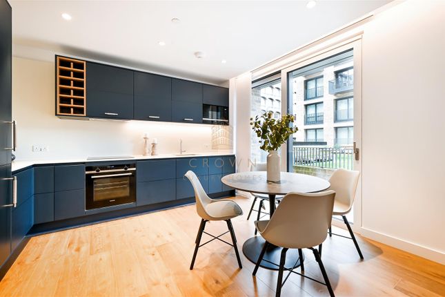 4 Signature House, 4 Jubilee Walk, London photo 3