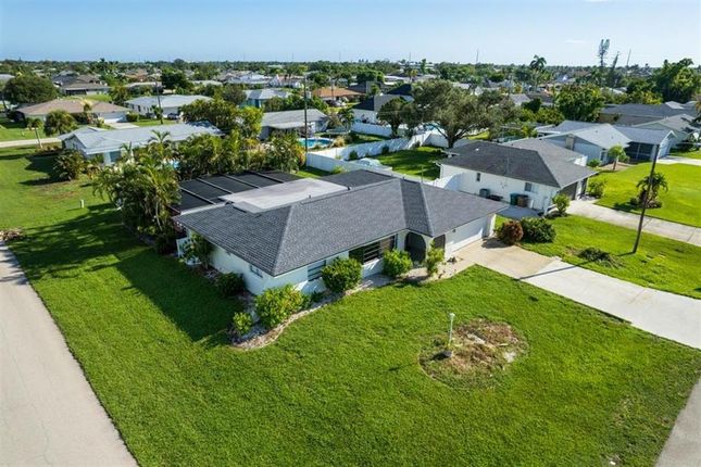 Property for sale in 1305 Se 37th St, Cape Coral, Florida, United States Of America