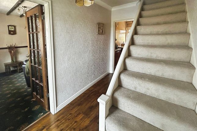 128, Kitchen Lane, Wolverhampton photo 2