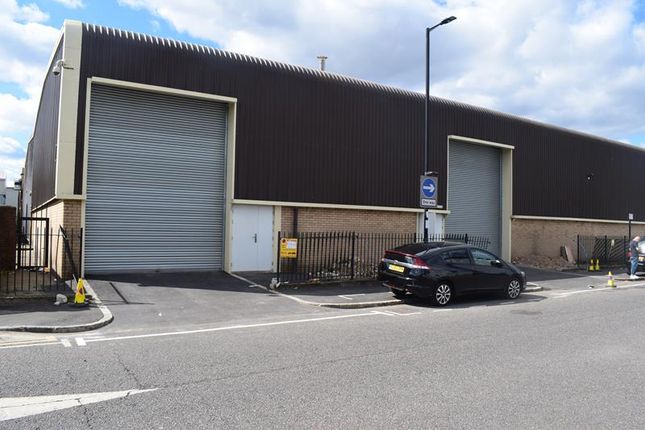 Light industrial to let in Commercial Road, Edmonton, London