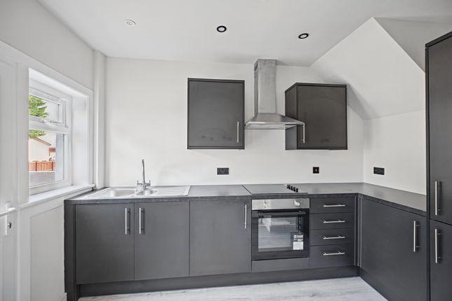 33 Hawthorn Avenue, Newmains, Wishaw photo 5