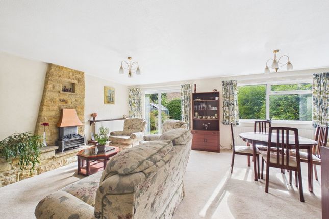 2, Waterfield Close, Horsham photo 2