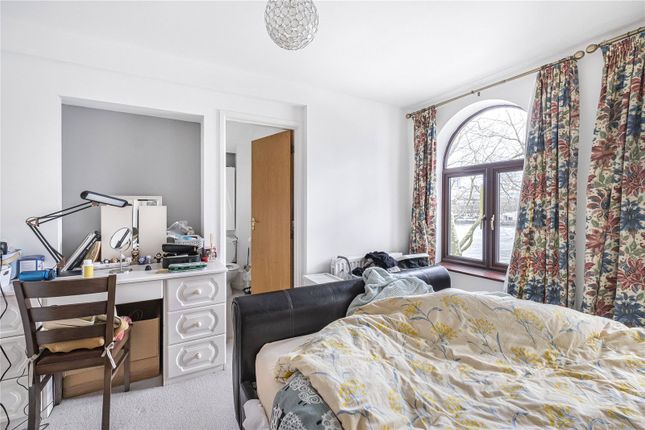 Terraced house to rent in Redriff Road, London