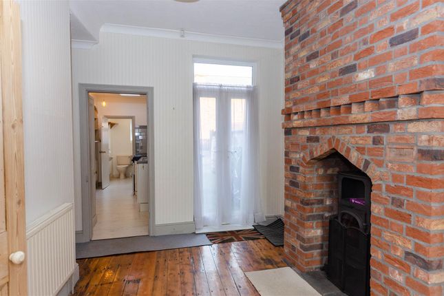 3, Cheverton Avenue, WITHERNSEA photo 3