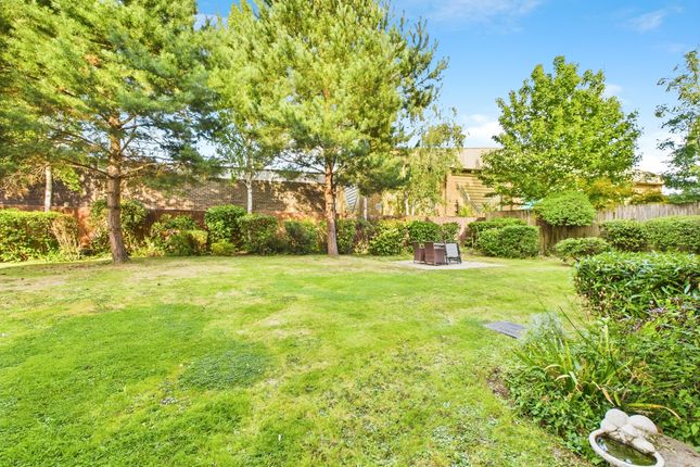 3 Manton Court , Kings Road, Horsham photo 3
