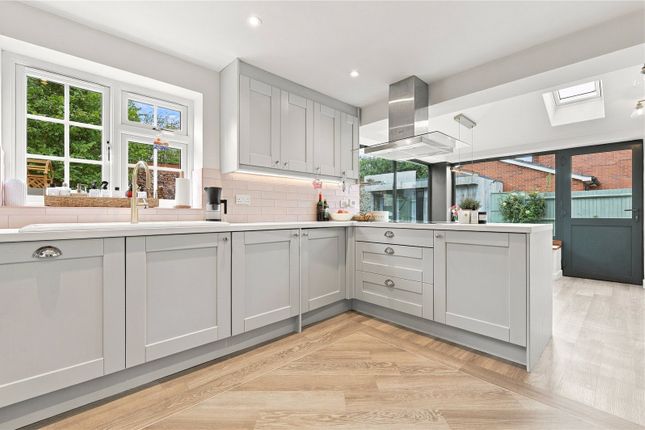 47, Peggys Walk, Nr Saffron Walden photo 2