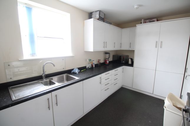 Duplex to rent in Humber Avenue, Coventry, West Midlands