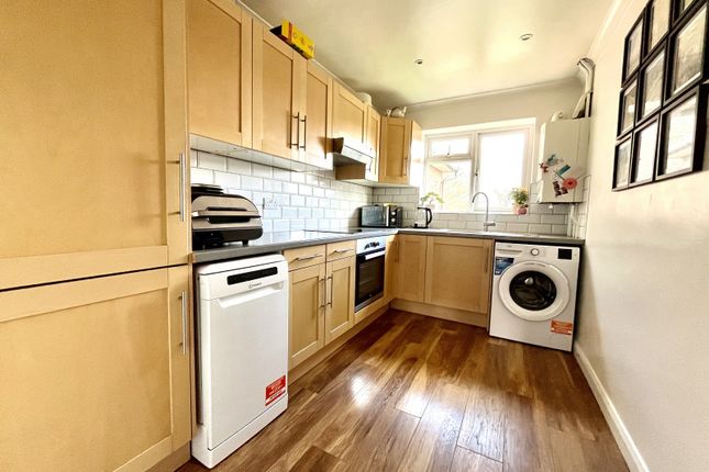 6 Rosebery Court, Church Lane, Chessington photo 3