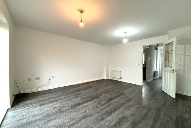 34, Reeves Way, DONCASTER photo 4