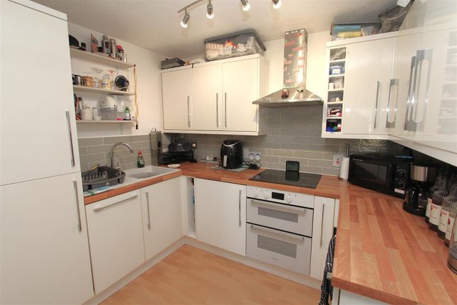18 St. Keyna Court, Temple Street, Bristol photo 3
