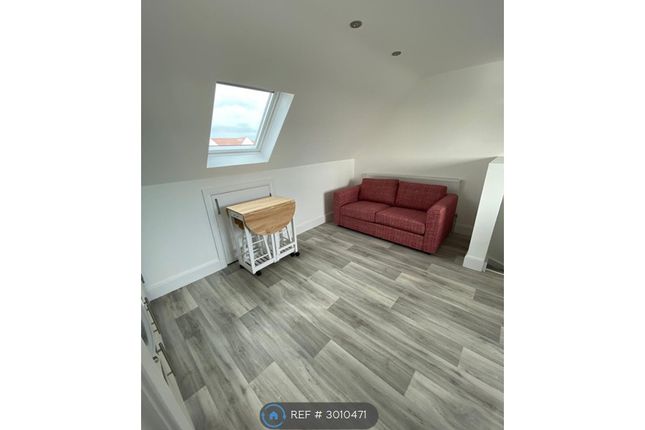 C Kenton Road, Harrow photo 2