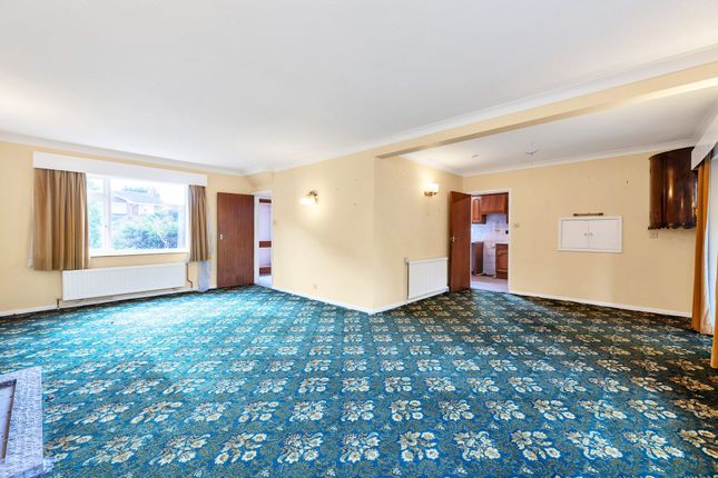 3 Huttles Green, Royston photo 2