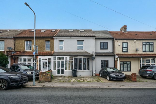 94 Wards Road, Ilford photo 3