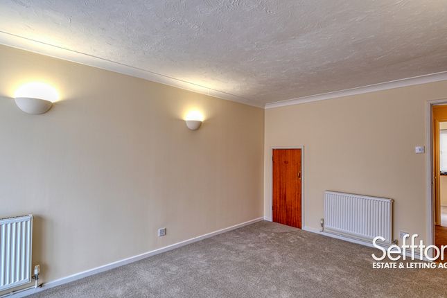 22 Green Court, Norwich photo 4
