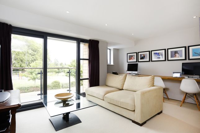 17, Whitelands Crescent, Southfields photo 4
