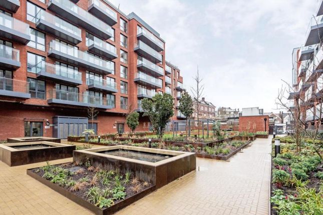 Flat for sale in 4 Gaumont Place, London