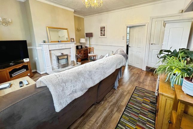 7, Peterborough Place, Bradford photo 4