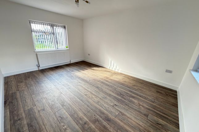 Godson Crescent, Kidderminster photo 3