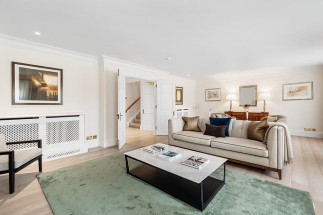 3-bed flat on 2-4, 2-4 Hyde Park Gate, London, £37,917/mo