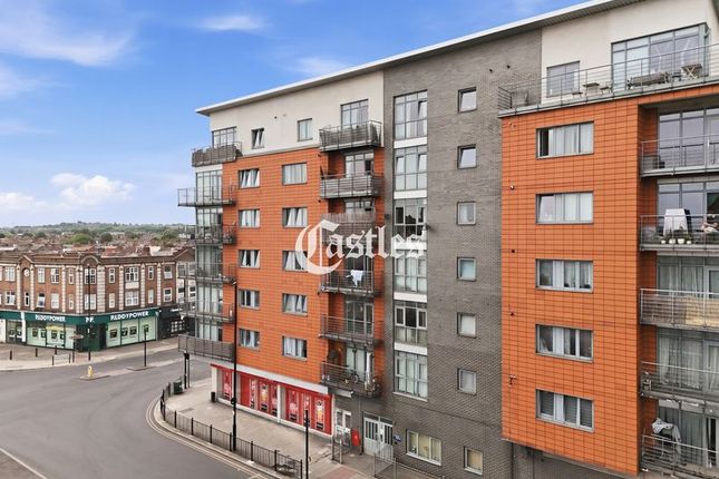 Flat 2, The Roundway, London photo 2