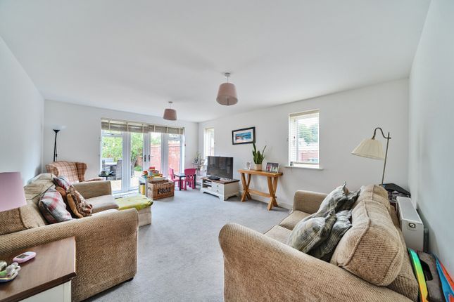 47, Trinity Circle, Buckinghamshire photo 4
