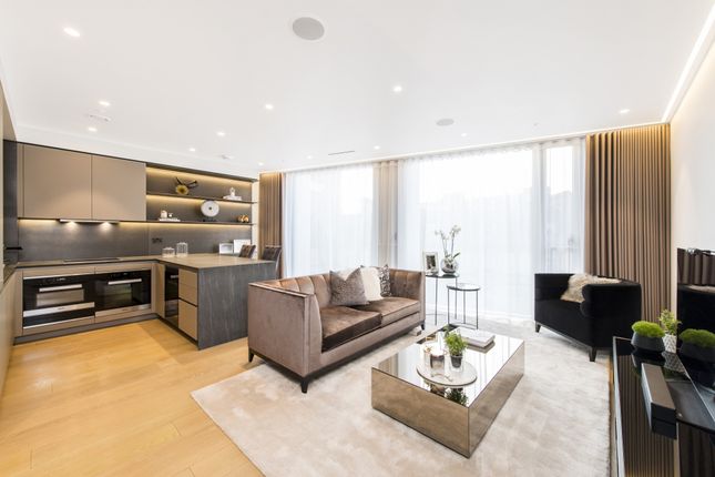 Flat to rent in Buckingham Palace Road, London
