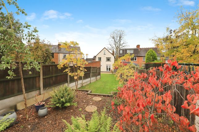 14, Woodfield Avenue, West Midlands photo 4