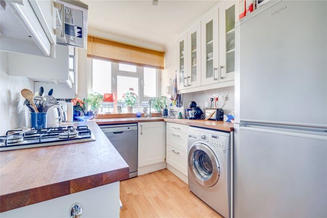 Flat for sale in Sulivan Court, Broomhouse Lane
