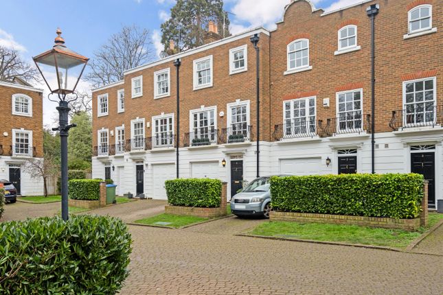 Town house for sale in Vale Road, Weybridge