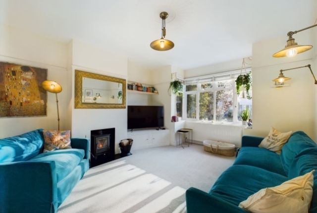 39, Mead Road, Cheltenham photo 2