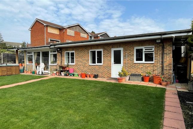 1-bed house on Rear Annexe Casa Mia,, Bridge Road, Surrey, £1,350/mo